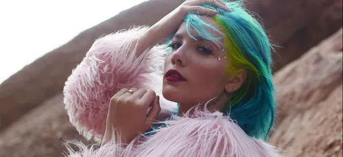 Le précieux conseil de Halsey face à l’endométriose