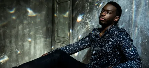 Dadju dévoile une vieille photo de famille, il est méconnaissable !