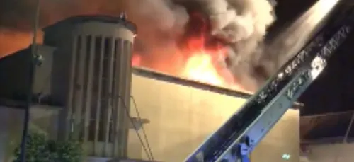 Orléans : la boîte de nuit le Pavillon ravagée par les flammes