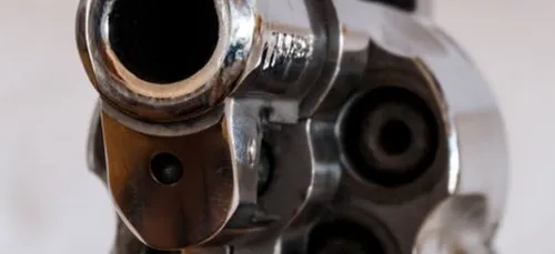 Énervé après une suspension de permis, il revient armé au commissariat