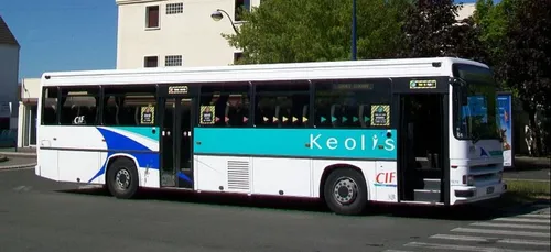Maine-et-Loire : Un bus scolaire finit dans un fossé