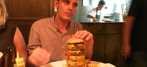 Il s'appelle Mr Bacon Double Cheeseburger 