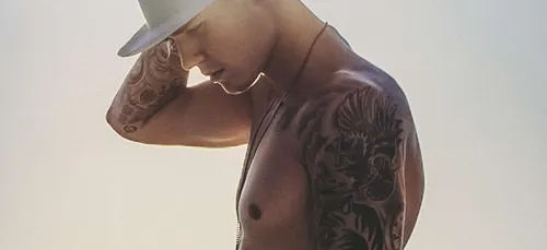 Justin Bieber se met nu pour un magazine