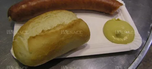 Ils se battent...pour des saucisses