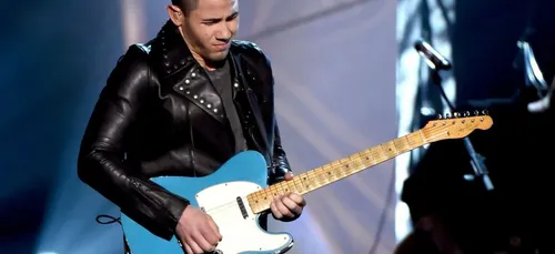 Nick Jonas fait le buzz après un solo raté