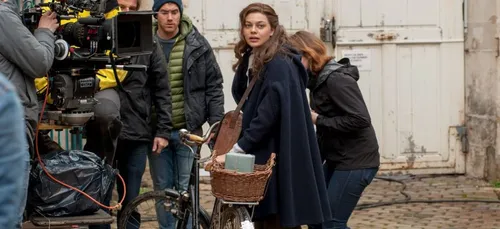 Louane montre une image de son nouveau film