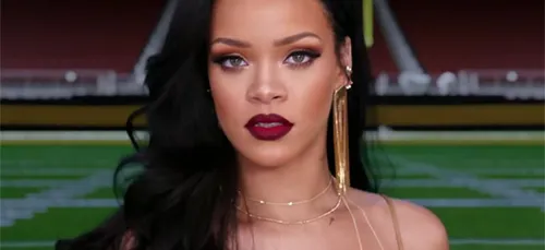 Rihanna brise des records et dévoile un nouveau clip