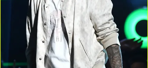 Justin Bieber se remet en blond et pète un plomb 