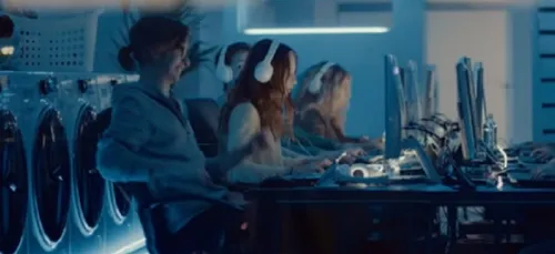 Jouer avec du linge sale! 