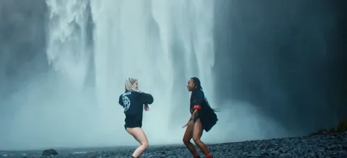 Major Lazer dévoile son clip "Cold Water"