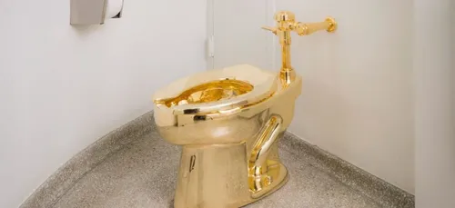 Des toilettes publiques...en or!