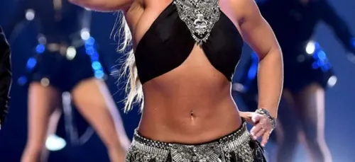 Sia et Britney font le show au iHeartRadio Music Festival 2016