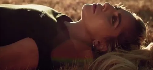 Lady Gaga de nouveaux titres et une tournée?