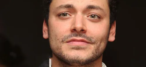 Kev Adams sexy et dénudé sur une photo qui fait le buzz !