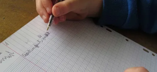 Les femmes sont meilleures que les hommes en... orthographe !