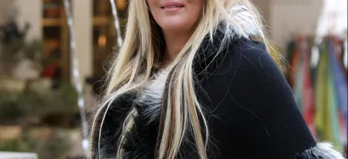 Loana rejoue la scène de la piscine de "Loft Story" !