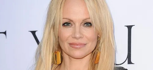 Pamela Anderson et le footballeur français Adil Rami sont-ils en...