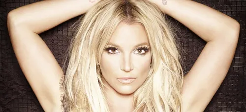 Britney Spears : un homme surgit sur scène, elle interrompt son...