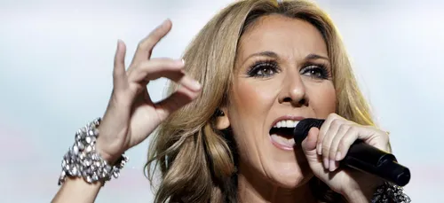 Céline Dion s'éclate au match de hockey de son fils ! (Vidéo)