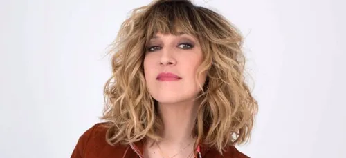 Daphné Burki topless pour la première de sa nouvelle émission sur...