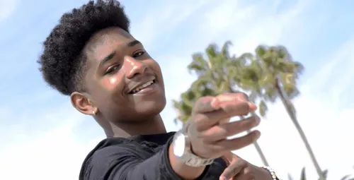 Lisandro Cuxi retourne au lycée pour la rentrée scolaire !