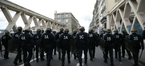 Manifestation sous tensions contre la loi travail