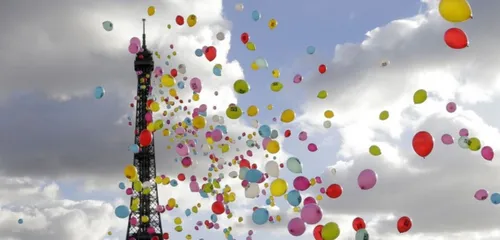 La Tour Eiffel ouvre son premier étage gratuitement aux fêtards