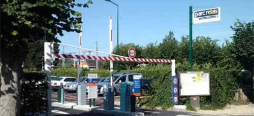 Des milliers de places de parking relai en banlieue