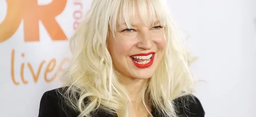Sia dévoile un téton sur Instagram (Photo)