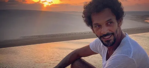 Tomer Sisley accusé d'avoir plagié des humoristes américains (VIDEOS)