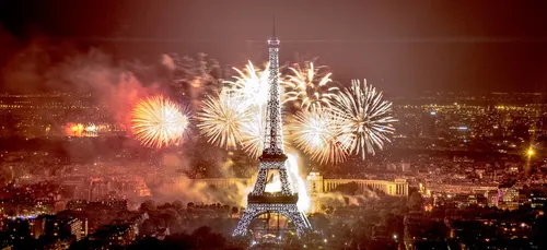 Un feu d’artifice tiré ce dimanche soir sur le Champs-de-Mars