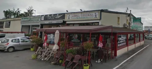 La pizzeria attaquée à la voiture bélier à Sept-Sports rouvre ce jeudi