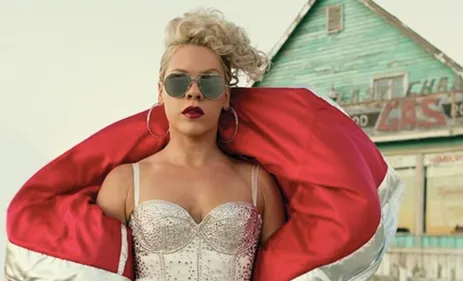 Pink : sa fille de six ans lui vole la vedette sur un tapis rouge !...