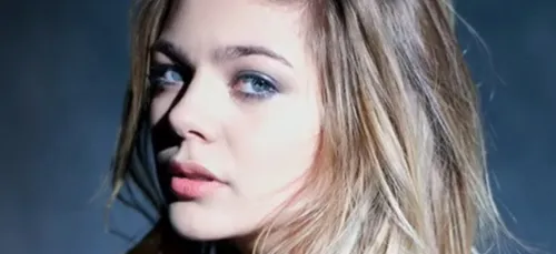 Louane en couple avec un célèbre DJ ! (PHOTO)