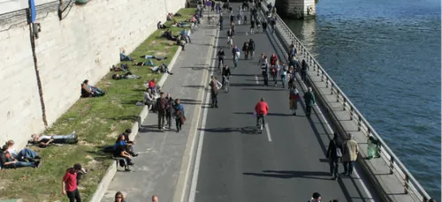 Un nouveau rapport accable la piétonnisation des berges