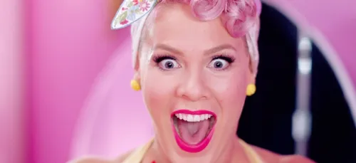 Pink et Channing Tatum jouent au couple (presque) parfait dans...