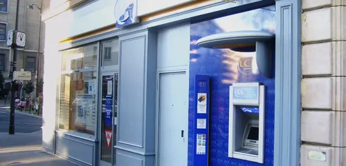 Seine-Saint-Denis: il escroque une cliente qu’il juge raciste