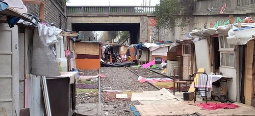 Un bidonville évacué en plein Paris