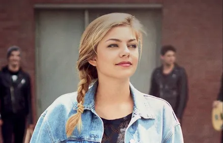 Louane : gros malaise après une blague osée de Dave (Vidéo)