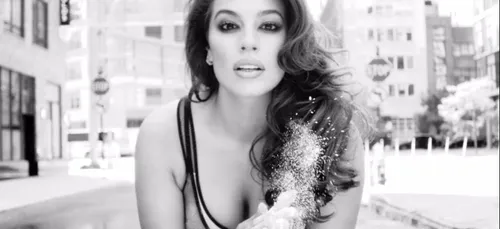 Ashley Graham, Emily Ratajkowski, Kendall Jenner : les vidéos...