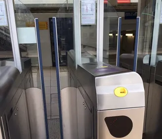 Des nouveaux portiques anti-fraude à Saint-Lazare