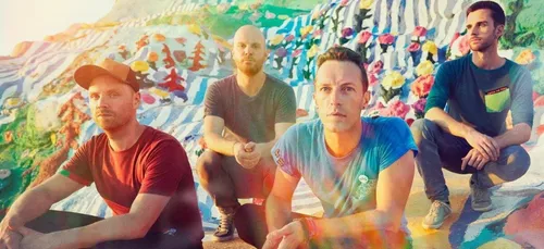 Coldplay : Chris Martin et Dakota Johnson en amoureux à Paris (Photos)