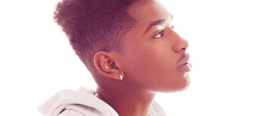 Lisandro Cuxi offre une reprise inédite à ses fans pour Noël (Vidéo)