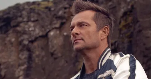 David Hallyday sort de son silence après le décès de son père (Vidéo)
