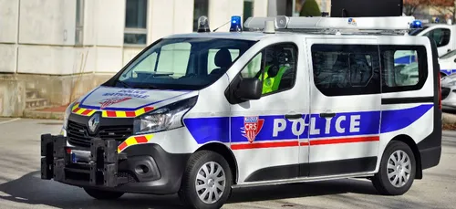 Yvelines : il laisse un bébé sur la route après un contrôle routier