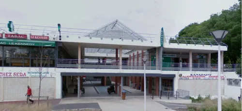 Une épicerie casher incendiée à Créteil