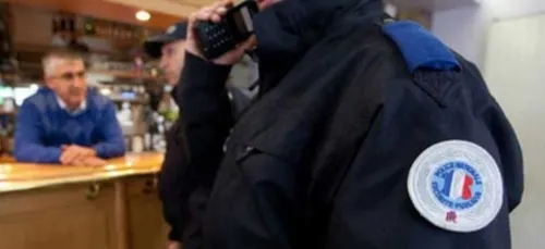 Deux policiers et trois agents de sécurité pris la main dans le sac