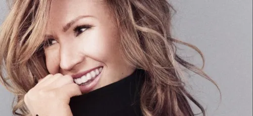 Vitaa devient blonde platine ! (Photos)