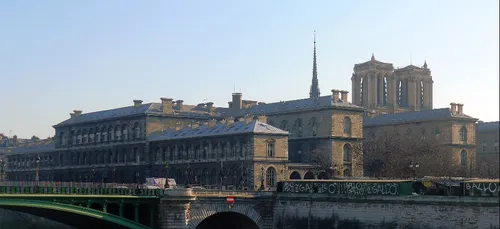 Paris : des militants du DAL ont investi l’Hôtel-Dieu