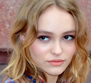 Lily Rose Depp : le selfie qu’elle ne voulait pas publier (photo)